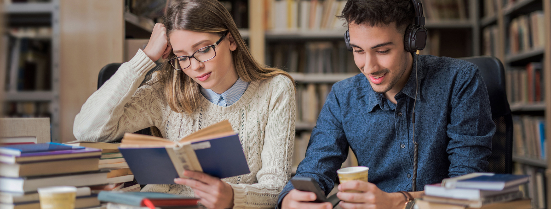 Étudiants bibliothèque